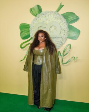 Da'Vine Joy Randolph Instagram - Challenge: give “Sporty tease”, let the folks know your a Philly girl- without telling them your a Philly girl; but stay SNATCHED and KEEP IT FASHION!  Me: ✅