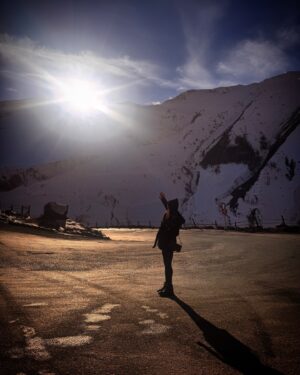 Daksha Nagarkar Instagram - Iceolated but loving it. 🧊
.
#dakshanagarkar #love #happy #travel #snow #travelphotography #europe #instalike #instagood #instagram #instafit