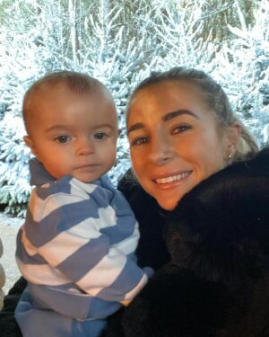Dani Dyer Instagram - Happy 4th birthday to my darling little Santi.. you taught me so much & made me grow even more as a person..♡ I love being your mummy, you are my chatty, funny, nutty little boy and I can’t wait to watch you grow and make even more memories together.. love you forever ♡♡♡