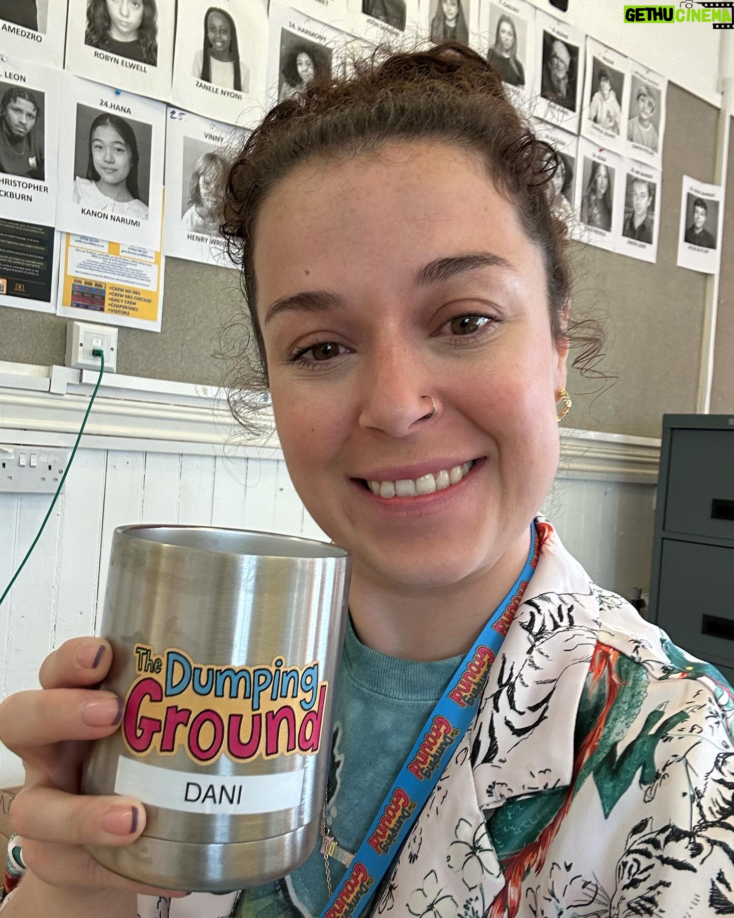 Dani Harmer - 18.9K Likes - The new series of The Dumping Ground starts TODAY on @cbbc & @bbciplayer can’t wait for you to see this fantastic new series!
Here’s me in the office during my 1st week being way too overexcited by my coffee mug!
The episode I directed is episode 8 so enjoy!!!!! 🫶🏻☺️