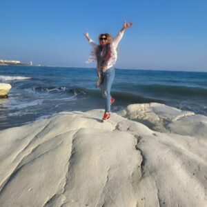 Danica Maksimović Instagram - Malo uživanja... uz zadovoljstvo igranja i druženja...

#sea #sealovers #stone #beautiful #beautifullife #nature #travel #limassol #january2025