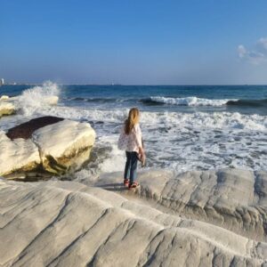 Danica Maksimović Instagram - Malo uživanja... uz zadovoljstvo igranja i druženja...

#sea #sealovers #stone #beautiful #beautifullife #nature #travel #limassol #january2025