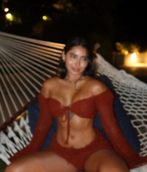 Daniela Antury Instagram - Coincidimos con que es cool tener muchos moods ? Jaja 💛 me preguntaban ayer,  que como hago para balancear mi vida ! 
Y te respondo con una pregunta . 
Quién dijo que solo puedes ser una sola versión de ti ? 🤭 explora , experimenta , atrévete y descubre en tu interior la magia de tu autenticidad ✨🫀