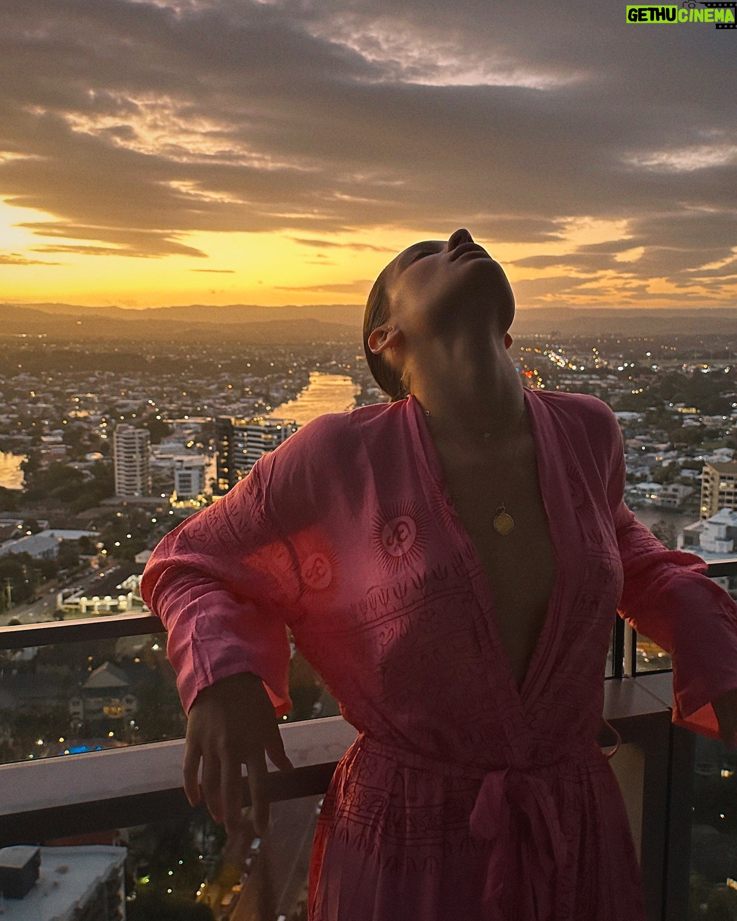 Daniela Melchior - 113K Likes - I was missing this view ngl
End of week 1 of shooting @theanacondamovie 🐍 feeling so so grateful for the overflowing positivity over here ✨