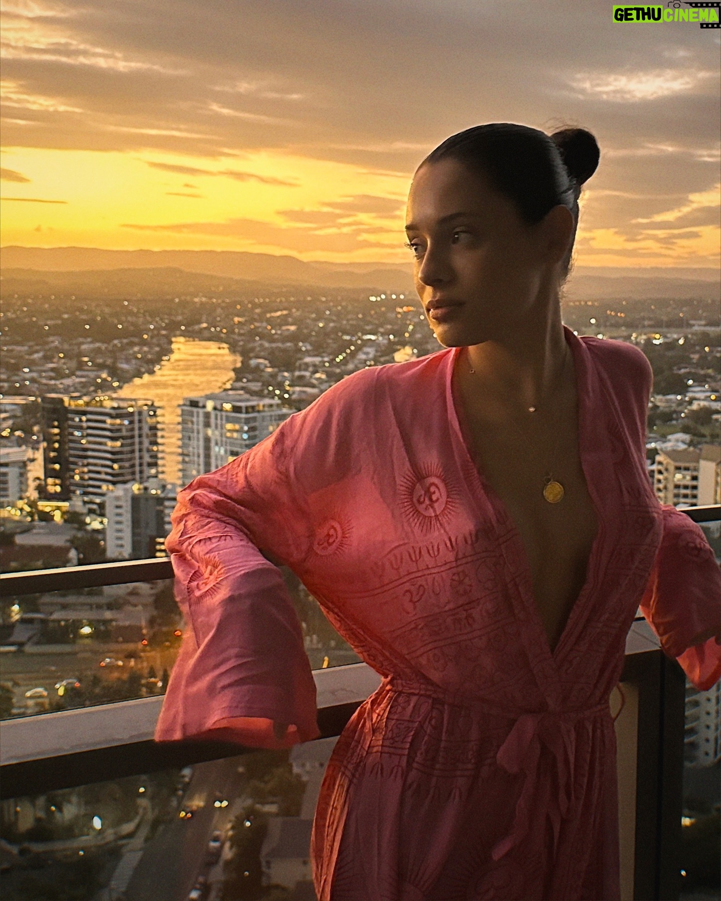 Daniela Melchior - 113K Likes - I was missing this view ngl
End of week 1 of shooting @theanacondamovie 🐍 feeling so so grateful for the overflowing positivity over here ✨