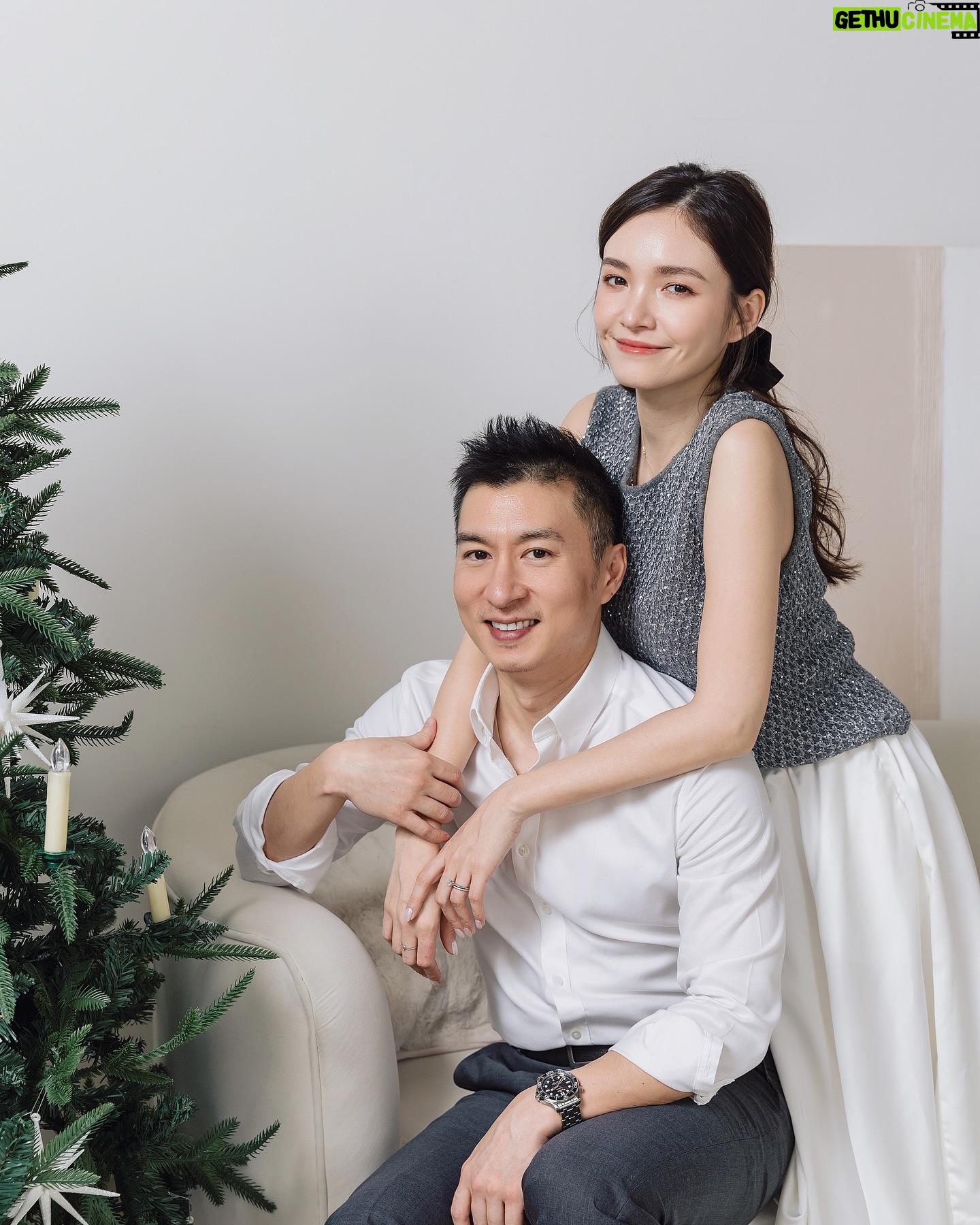 Dara Hanfman - 3.1K Likes - 能夠相聚在一起就是最棒最幸福的日子
我們一家祝大家聖誕快樂Merry Christmas ❤️💚