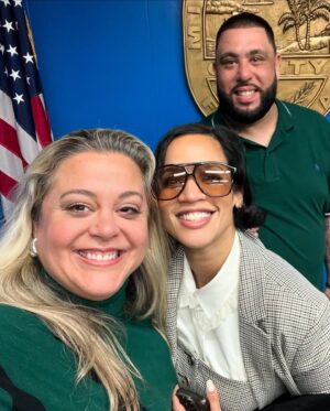 Dascha Polanco Instagram - I was honored to receive the Key to Miami Dade County by the @mayordlc 🔑 (thank you, you’re such an inspiration)

Miami has been such a crucial part of my upbringing. The community that surrounds me and has supported me does not go unnoticed. 

Yes, I am Dominican. Yes, I am from Brooklyn but how I have been welcomed to Miami baby…I can’t deny 305 has special place in my heart.  #ismellgood #miamismellsgood