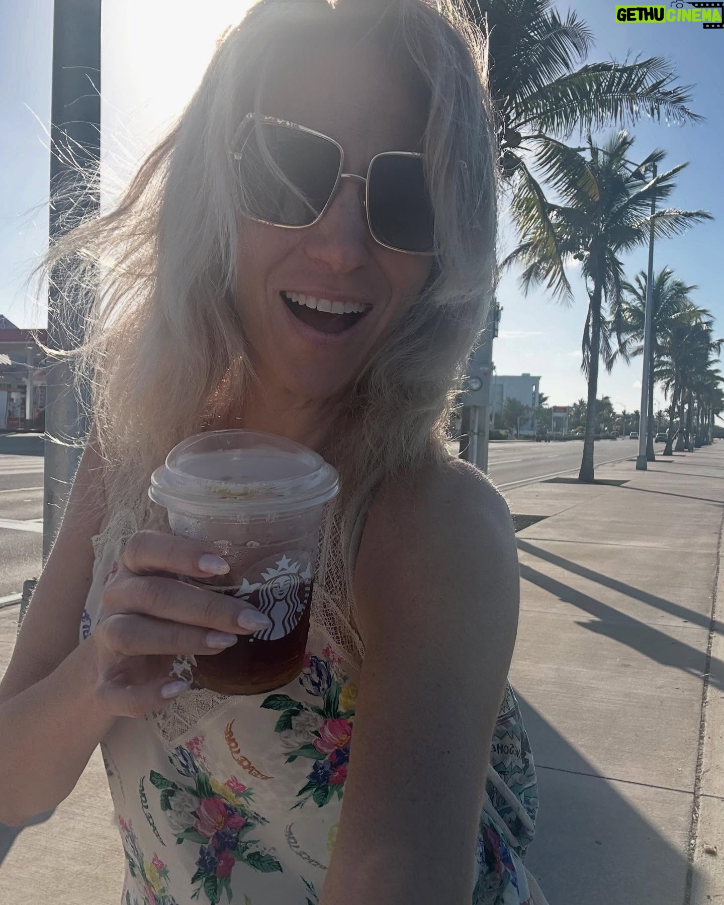 Debbie Gibson - 12.3K Likes - KEY WEST 🏝️
Scenes from 36 hours in paradise !!! 💋
See you tonite @keywesttheater ! 🎹 🎙️
And yes … I may have mad scientist colored my hair this morning 😉
#fun #sun #roosters #friends #coffee #rest #reset