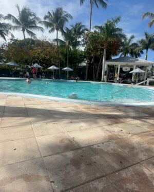 Debbie Gibson Instagram - KEY WEST 🏝️ 

Scenes from 36 hours in paradise !!! 💋 

See you tonite @keywesttheater ! 🎹 🎙️ 

And yes … I may have mad scientist colored my hair this morning 😉 

#fun #sun #roosters #friends #coffee #rest #reset