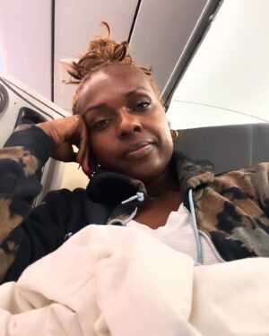 Deborah Joy Winans Instagram - A weekend in NY does a body good. Especially if it’s spent catching up with your Sister Friends🥰🥰🥰💜💜💜 and Auntie😘😘 #ChoosingJoy #Framily #Sisterhood
