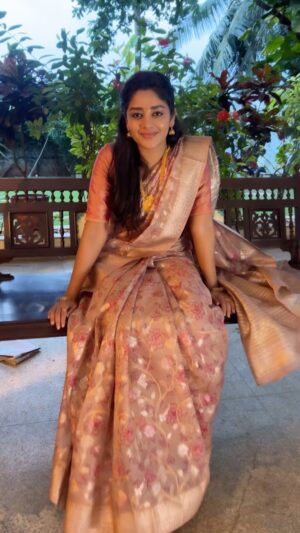 Deepshikha U Instagram - BTS 🍁

.

#deepshikha #Tamil #tamilnadu #chennai #tamilcinema #kollywood #tamilmovies #tamilactress #tamilsong #arr #love #saree #sounthindian #explore #tollywood #positivity