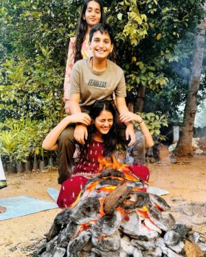 Deepthi Manne Instagram - Happy Bhogi from us to yours! 🎋🌴