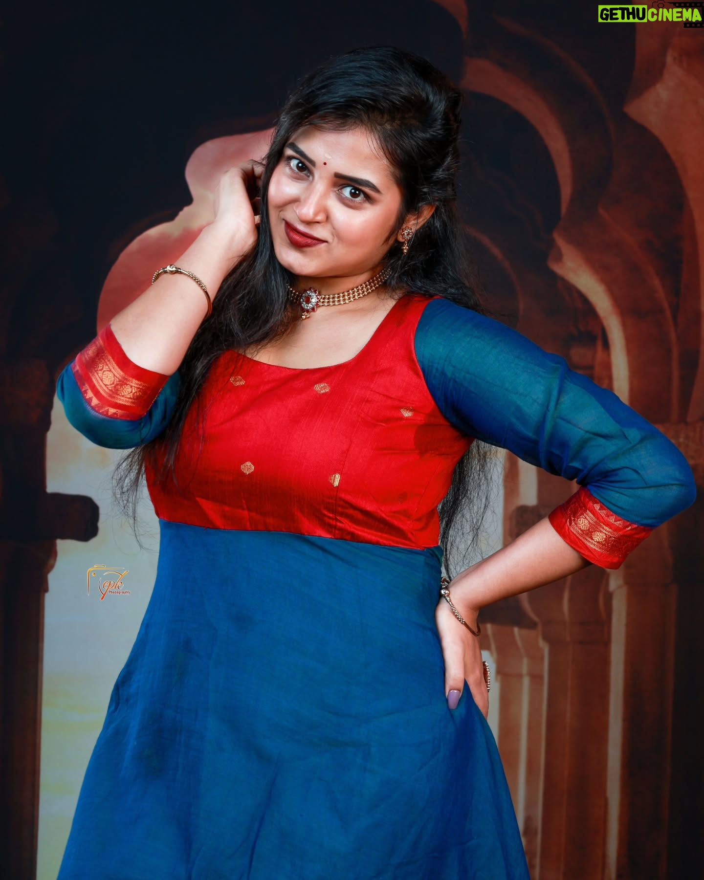 Deepthi Rajendra - 3.7K Likes - 👗 @chettinad_sarees
💍 @fineshinejewels
💄 @radhika_makeover_66
📸 @epkarthickphotography