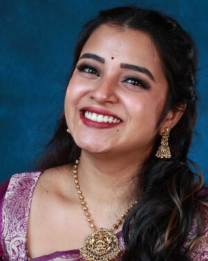 Deepthi Rajendra Instagram - Violet vibes 💜 

M&H @radhika_makeover_66 
Jewels @fineshinejewels 
📸 @epkarthickphotography 
Saree @piriyarajan
