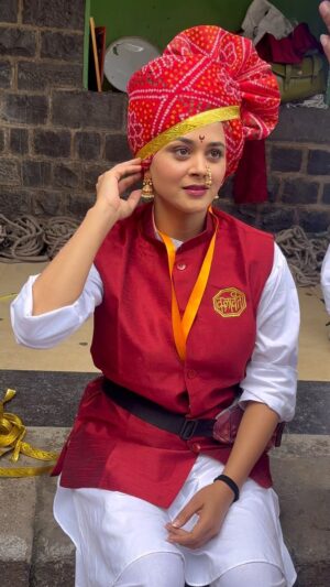 Deepti Devi Instagram - अनंत चतुर्दशी🌸🌸
 Getting ready with @siddheshwar.zadbuke with his skills.

#maharashtrianlook  #ganapatibappamorya #anantchaturdashi #ganeshvisarjan #reelitfeelit #deeptidevi #ｄｅｅｐｔｉｄｅｖｉ#marathiqueen