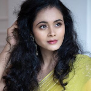 Deepti Devi Instagram - @yrf ‘s Desi 💛 vibes only 
 

Team 
Clicked by @omkar_vaidya_ @neilblues 
Designer @fashionrules_sarees @kavitaupadhye  @deepali_deshpande 
MUAH @pranalimakeupartist 
Studio @pranalimakeupartist 

#deeptidevi #ｄｅｅｐｔｉｄｅｖｉ #photooftheday #potraitphotography #fashion #styleinspiration #photoshoot #indianwear #sareelove #yellowsaree #glam #glitter #yrf #bollywood #indianactress
