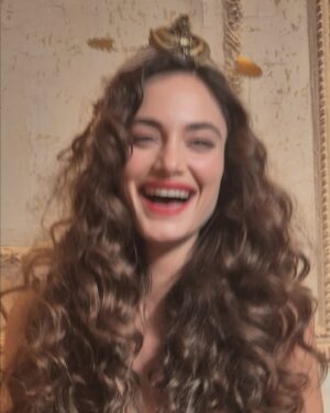 Denise Capezza Instagram - Yeni bölümümüz bu akşam @nowtvturkiye saat 20!
#şakirpaşaailesi #şakirpaşaailesimucizelerveskandallar