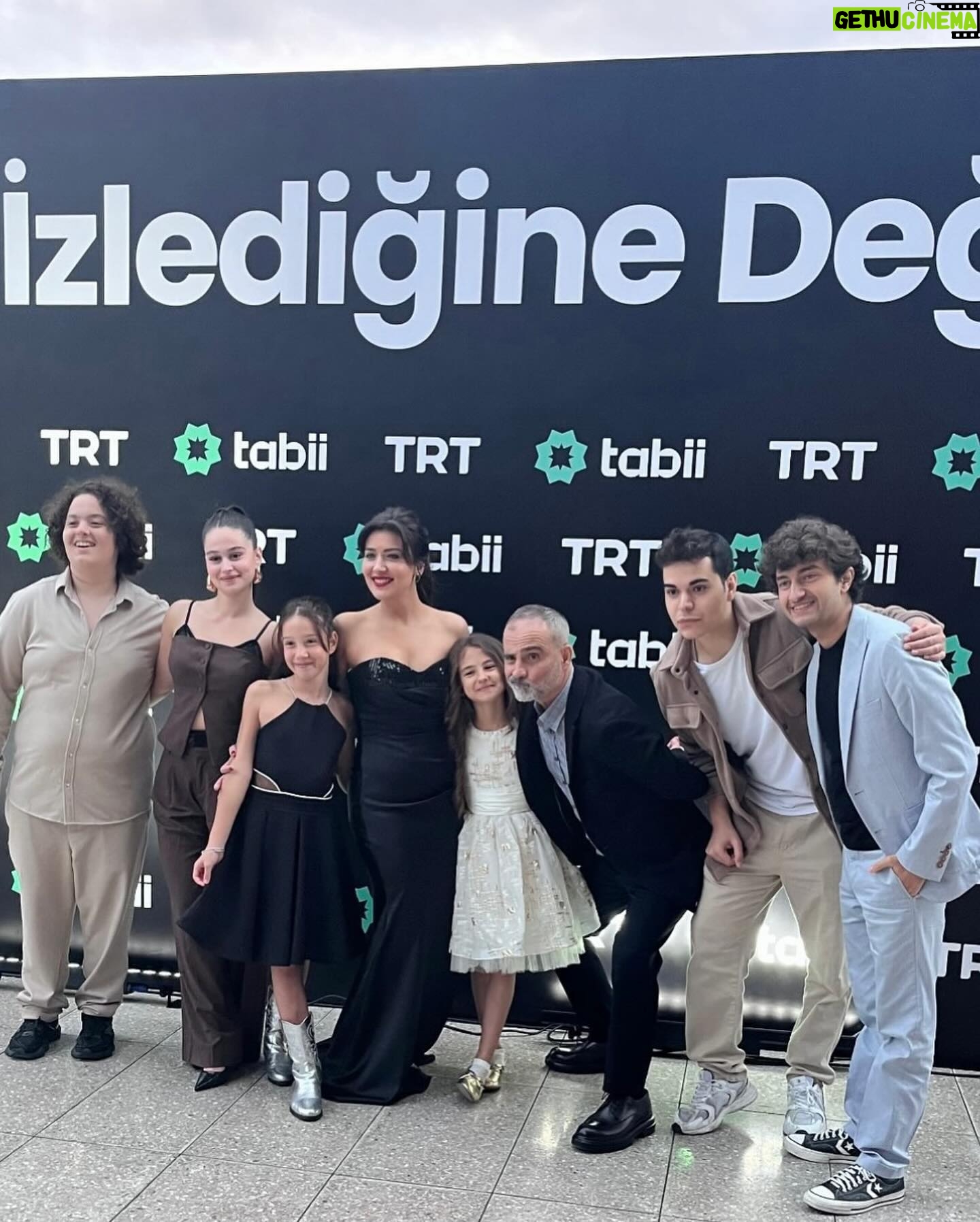 Deniz Bolışık - 5.3K Likes - Yeni Hikayelere Hazır mısın?
@tabii
@bozdagfilm
@kucukdahisina
Beni Geceye Hazırlayan Herkese Teşekkürler.
Elbise @maxragovana
Styling @cerenileriayten & @ersinataayten.official
Saç @galbyhuseyinpolatlevent
@huseyinpolatofficial
@yakupgoleliofficial
@mehmethamsir33
@barisdekakofficial