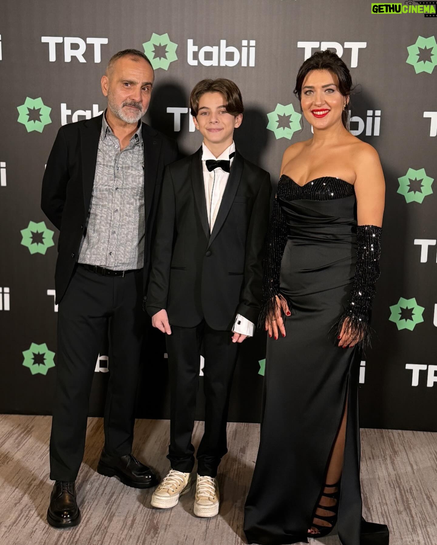 Deniz Bolışık - 5.3K Likes - Yeni Hikayelere Hazır mısın?
@tabii
@bozdagfilm
@kucukdahisina
Beni Geceye Hazırlayan Herkese Teşekkürler.
Elbise @maxragovana
Styling @cerenileriayten & @ersinataayten.official
Saç @galbyhuseyinpolatlevent
@huseyinpolatofficial
@yakupgoleliofficial
@mehmethamsir33
@barisdekakofficial