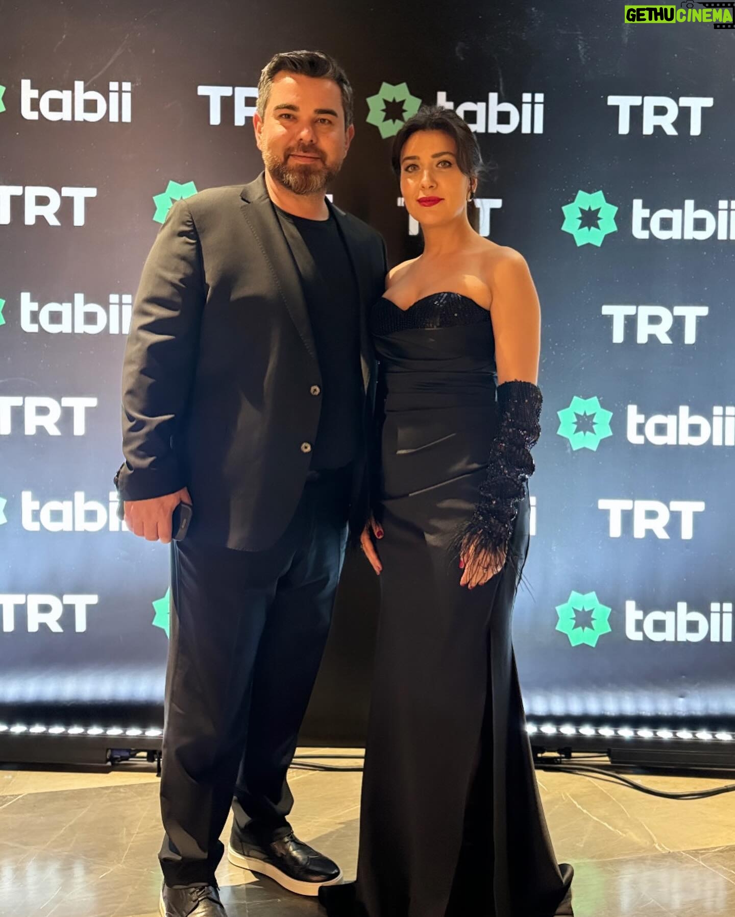 Deniz Bolışık - 5.3K Likes - Yeni Hikayelere Hazır mısın?
@tabii
@bozdagfilm
@kucukdahisina
Beni Geceye Hazırlayan Herkese Teşekkürler.
Elbise @maxragovana
Styling @cerenileriayten & @ersinataayten.official
Saç @galbyhuseyinpolatlevent
@huseyinpolatofficial
@yakupgoleliofficial
@mehmethamsir33
@barisdekakofficial
