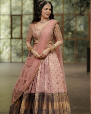 Dhivyadharshini Instagram - 10 photos iruku porumaiya pathu solunga yepdi iruku nu,because a girl needs to dress up once in a while 😘 

Deets: 
Outfit @nirali_design_house 🥰
Jewelery @bronzerbridaljewellery 😘
Make up @makeupibrahim 🥹
Hairstyle @hairstylists_vijayaraghavan 💯
Photography @camerasenthil 🙏
 Big thank you to this incredible team who have been my big support ❤️❤️❤️ 

#ddneelakandan #lehenga #pavadaithavani #ddstlyles