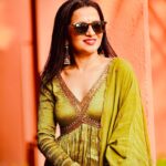 Dhivyadharshini