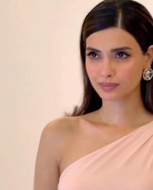 Diana Penty Instagram - An evening with @bof wearing @versace. Thank you @imranamed @nikhilmansata for the best time 💕