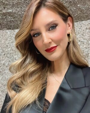 Diana Pereira Instagram - #backtothefuture que este ano vos traga um futuro bonito e cheio de #amor e #saude . #make #makeup