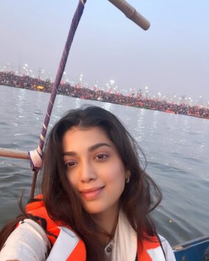 Digangana Suryavanshi Instagram - Once in a lifetime experience! Har Har Gange! Har Har Mahadev! 🙏🏻. 

#diganganasuryavanshi #digangana #mahakumbh2025 #mahakumbh