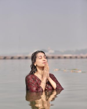 Digangana Suryavanshi Instagram - Har Har Gange! Har Har Mahadev! #mahakumbh #mahakumbh2025 🙏🏻

#diganganasuryavanshi #digangana