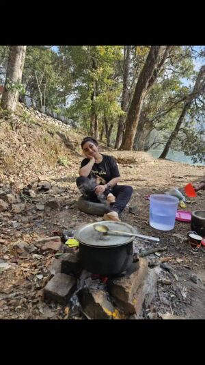 Divya Dutta Instagram - And when i got an early packup,, i.landed myself in the midst of such sweet local people who were cooking in the jungles!! N its been my fantasy!!! They graciously offered to share!!" And what delicious food it was!!#outdoors #ddmastireels