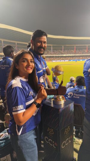 Divya Uruduga Instagram - 🥳 All about last night!! 

#divyauruduga #divyau #du #D #arviyans #arviya #preetiirali 
💛🖤