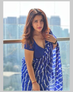 Dolly Chawla Instagram - 💙

#thought #sareeday #indianwear #mood #sareelove