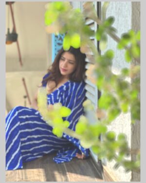 Dolly Chawla Instagram - 💙

#thought #sareeday #indianwear #mood #sareelove