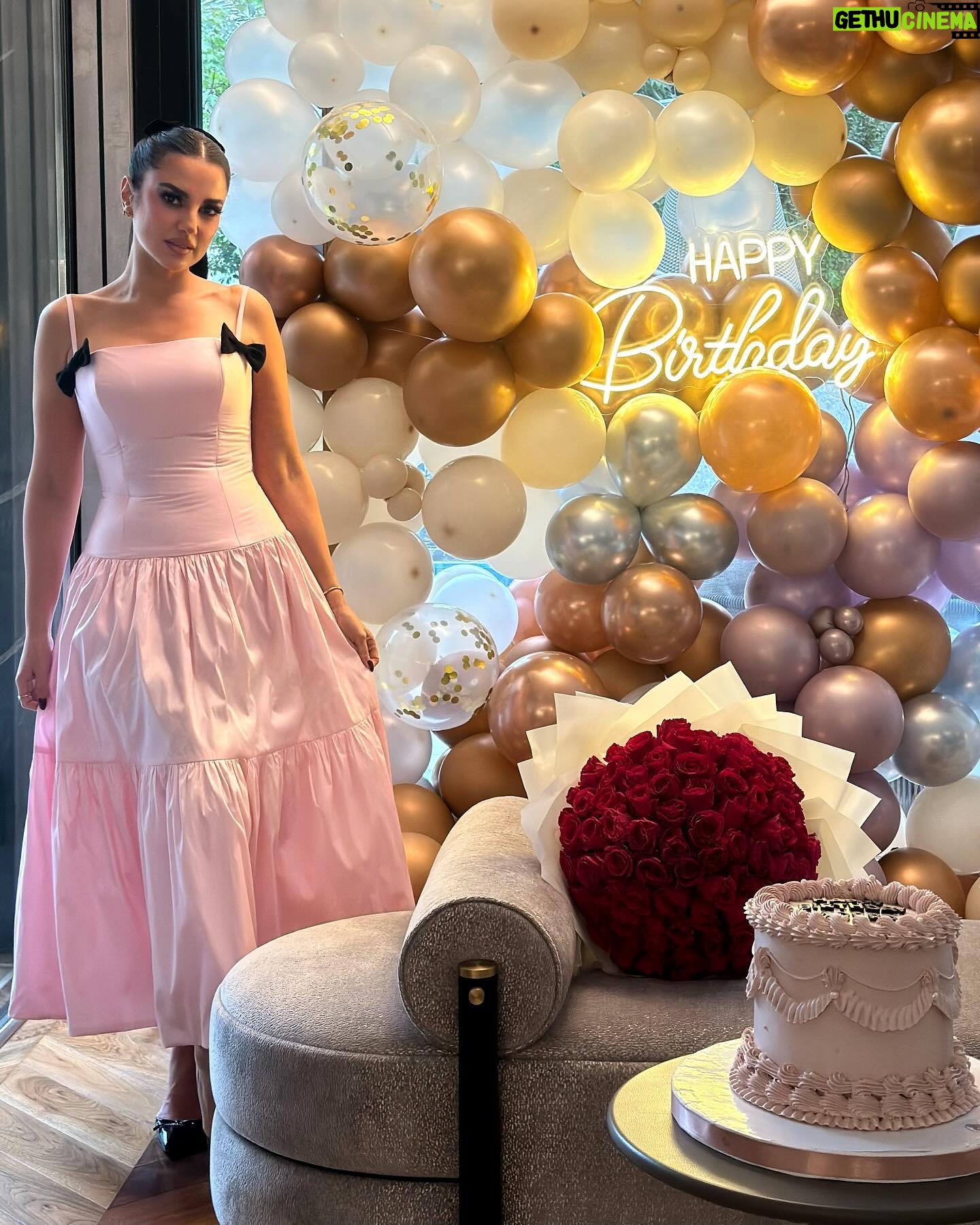 Dorra - 195.6K Likes - 13/01/2025
Thank you all for your birthday wishes full of love, it means a lot to me 🎂💕🙏
شكرا من كل قلبي على معايداتكم وتمنياتكم لي المليئة بالحب 🤍
Merci infiniment pour vos vœux sincères qui m’ont fait chaud au cœur 🤍
Thank you habibi @hanysaad.hs for making it more beautiful
Dress @maisondorrazarrouk 🎀