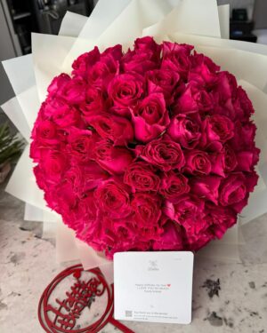 Dorra Instagram - 13/01/2025
Thank you all for your birthday wishes full of love, it means a lot to me 🎂💕🙏
شكرا من كل قلبي على معايداتكم وتمنياتكم لي المليئة بالحب 🤍
Merci infiniment pour vos vœux sincères qui m’ont fait chaud au cœur 🤍
Thank you habibi @hanysaad.hs for making it more beautiful 

Dress @maisondorrazarrouk 🎀
