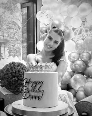 Dorra Instagram - 13/01/2025
Thank you all for your birthday wishes full of love, it means a lot to me 🎂💕🙏
شكرا من كل قلبي على معايداتكم وتمنياتكم لي المليئة بالحب 🤍
Merci infiniment pour vos vœux sincères qui m’ont fait chaud au cœur 🤍
Thank you habibi @hanysaad.hs for making it more beautiful 

Dress @maisondorrazarrouk 🎀