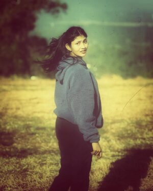 Drishya Raghunath Instagram - The dead girlfriend at the beginning of the movie 🌻🦢

Which edit did u like the most ?
