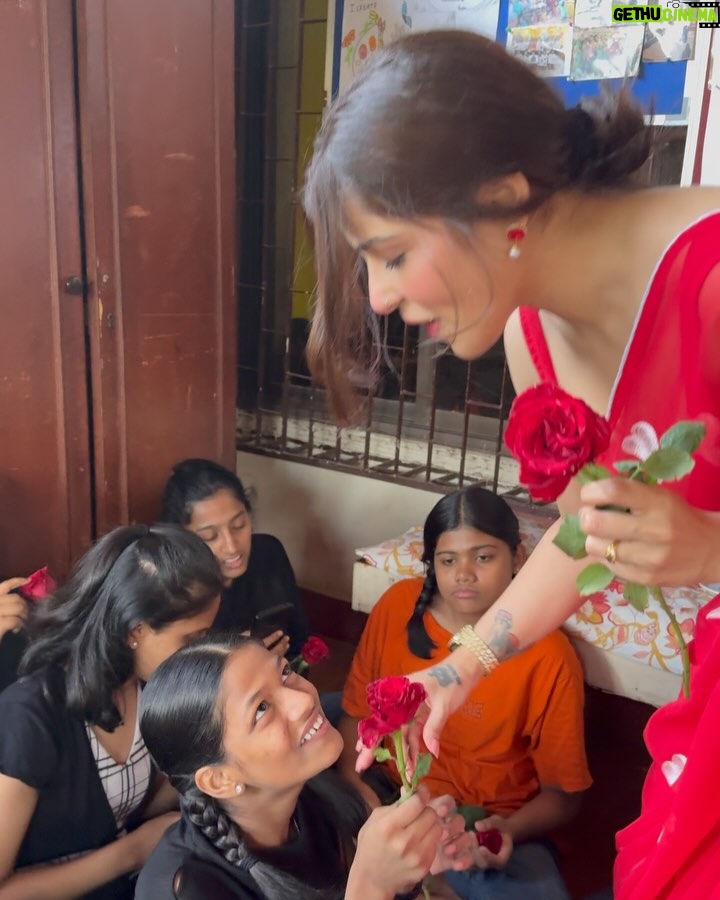 Edin Rose - 127.9K Likes - pyaar ka din, pyaara guzra 🌹