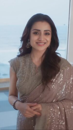 Eka Lakhani Instagram - @trishakrishnan for @credaichennai 💚

#StyledByEka 
Style Team: @malinikarthikeyan @harshene.ravichandar 
Wearing @jade_bymk 
Hair by: @rohini_hairstylist 
Make up: @uspawar3 
Talent management: @southbay.talent @prashanthpotluri 

[ Trisha Krishnan, Credai Chennai, Eka Lakhani ]