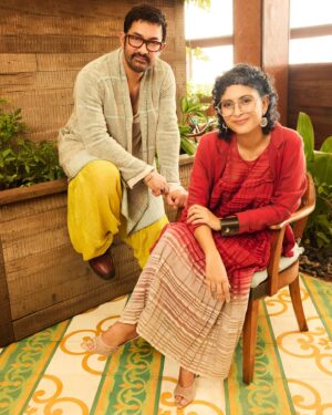 Eka Lakhani Instagram - #AamirKhan Sir and @raodyness ma’am for @hollywoodreporterindia 

On AK: 
Outfit @urvashikaur 
Ring @tribebyamrapali

On KR:
Outfit @urvashikaur
Earrings @tribebyamrapali 
Ring @esmecrystals @ascend.rohank

#StyledByEka 
Style Team @nandini._.khetan @fatimabaluchstyles @malinikarthikeyan
Style Intern @sharendhillon

Photographer @abheetgidwani