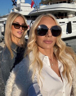 Elena Tsavalia Instagram - Sunday ☀️😎❤️

#sunday #sundayvibes #sunnyday #sea #together