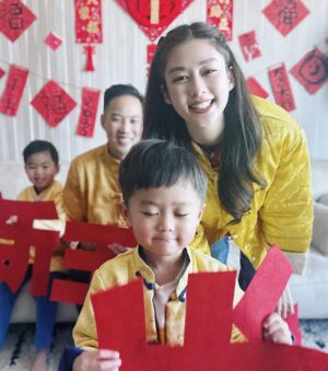Eliza Sam Instagram - Happy belated New Year✨
Counting all my blessing💛