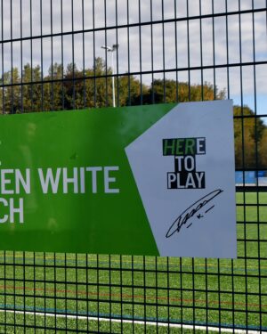 Ellen White Instagram - Introducing The Ellen White Pitch! 🙌

Fantastic 3G pitch ✅
Two-team changing pavilion ✅

All made possible at @glossopfootball thanks to funding from the @premierleague, @englandfootball and @dcmsgovuk’s @footballfoundation 💚

@ellsbells89 ✨

📸 Derbyshire FA | @alexandrajohnsonphoto