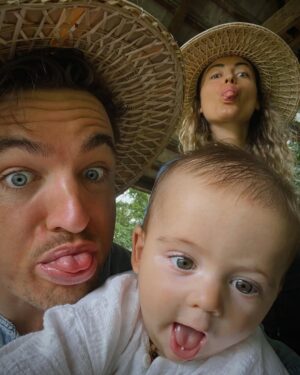 Elsa Dasc Instagram - Unposted family portrait 🎋💚 #thailande