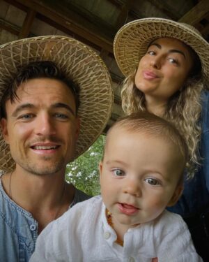 Elsa Dasc Instagram - Unposted family portrait 🎋💚 #thailande
