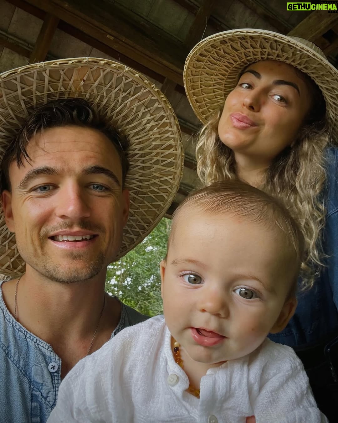 Elsa Dasc - 37.3K Likes - Unposted family portrait 🎋💚 #thailande
