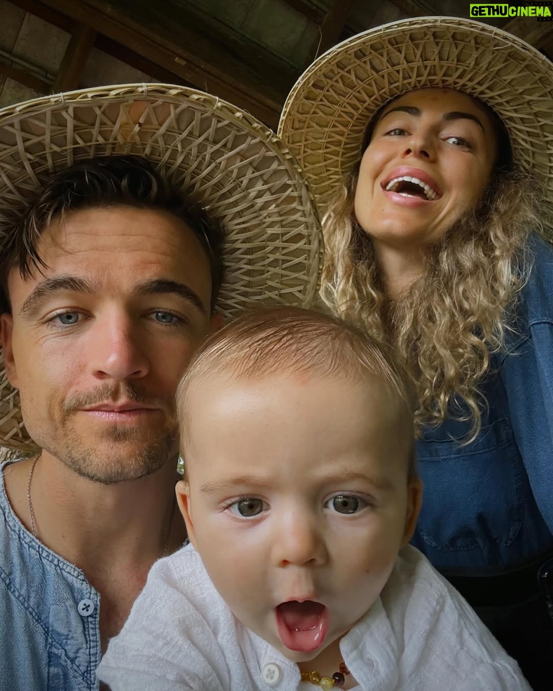 Elsa Dasc - 37.3K Likes - Unposted family portrait 🎋💚 #thailande