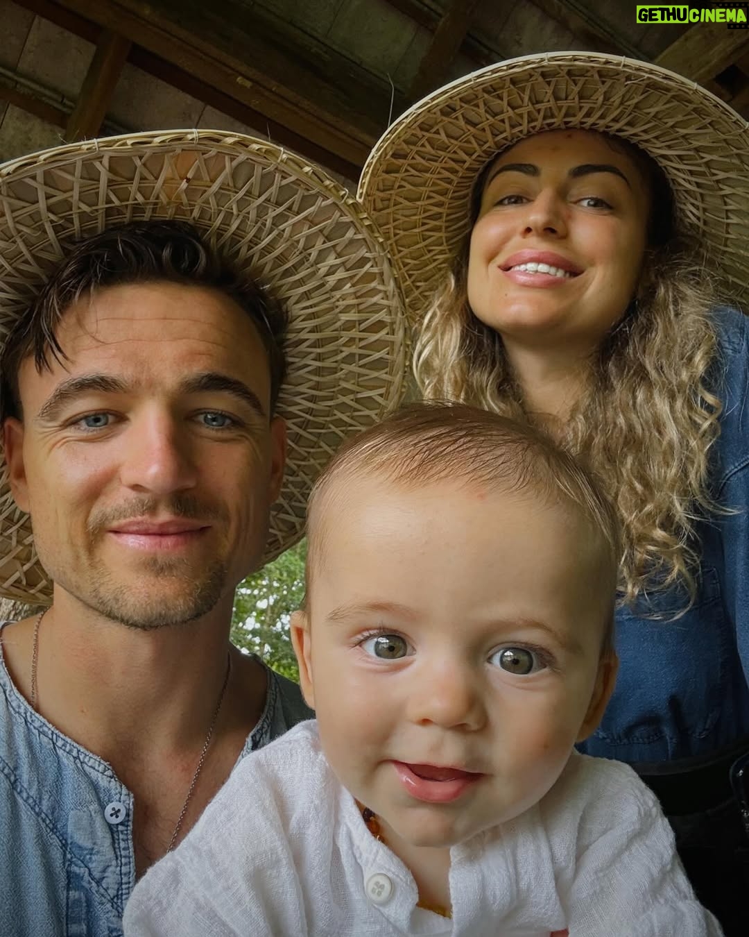 Elsa Dasc - 37.3K Likes - Unposted family portrait 🎋💚 #thailande