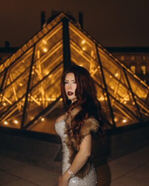 Emily Ashby Instagram - Today is “Kiss a Ginger” day… just sayin 💋

📷 by my favorite photog in all of Paris @litvinjulia.photo 

#paris #parisianstyle #photography #parisphotography #photooftheday #fyp #redhead #ginger #fashionstyle